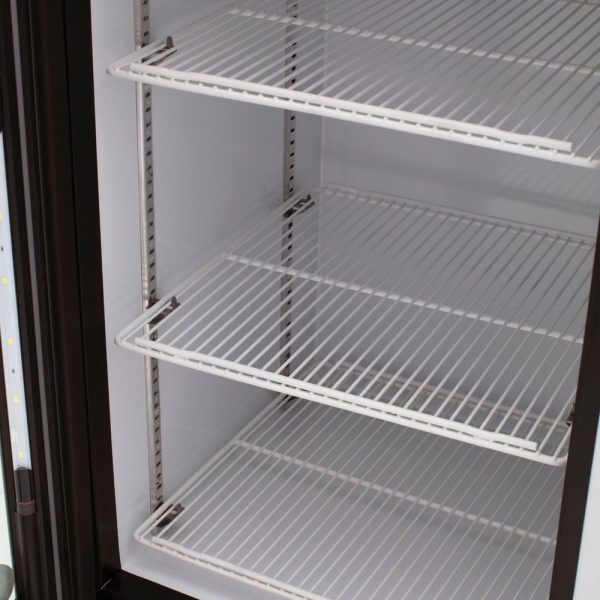 Refrigerador Exhibidor Imbera de Puerta de Cristal con Capacidad de 4 pies y Gabinete de Color Blanco – VR-04 - Imagen 4